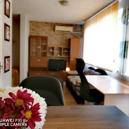 Comfort Getaway * فارنا