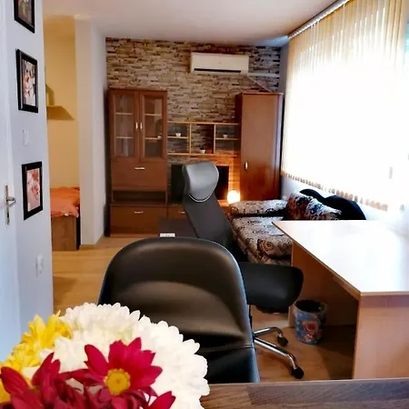 Comfort Getaway * فارنا